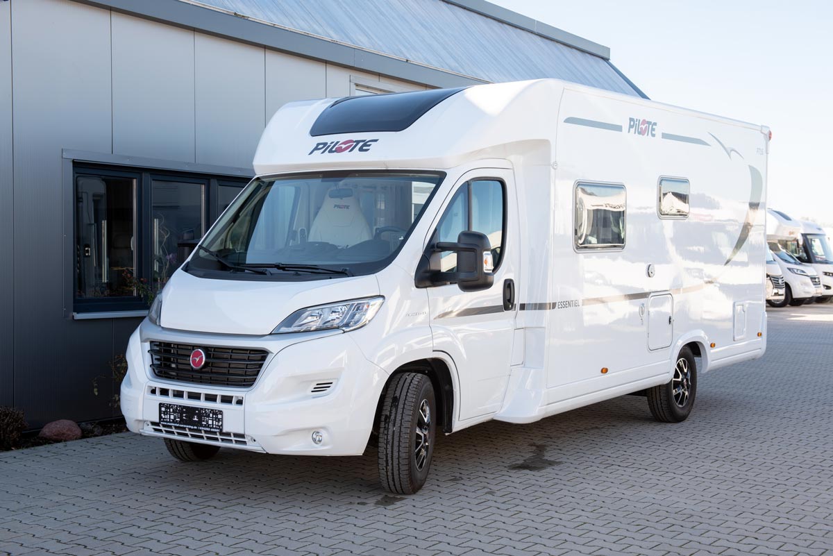 campervan Pilote Pacific von au&szlig;en