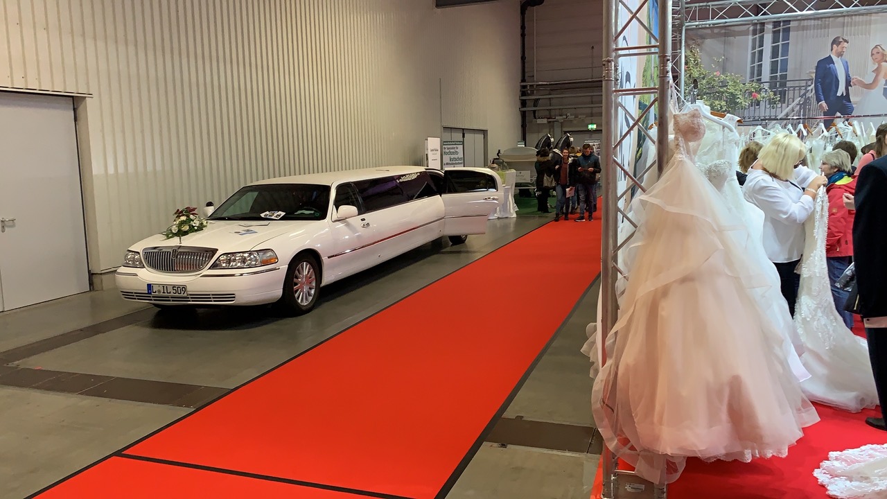 Stretchlimousine von KVS auf der Hochzeitsmesse Halle KVS Stretchlimousine auf der Hochzeitsmesse Halle