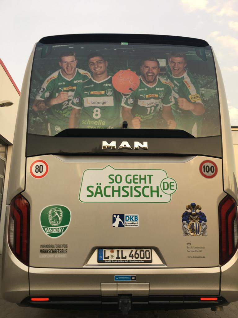 DHFK Mannschaftsbus von KVS Bus mit DHFK Beklebung