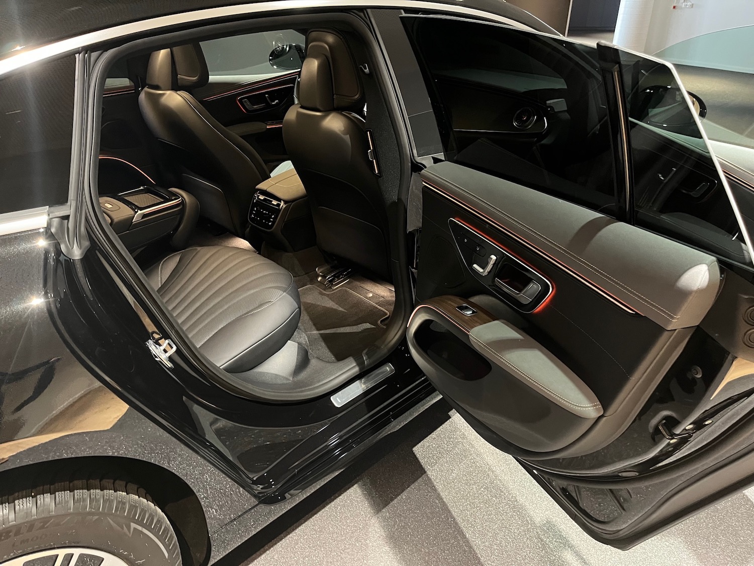 Mercedes EQS