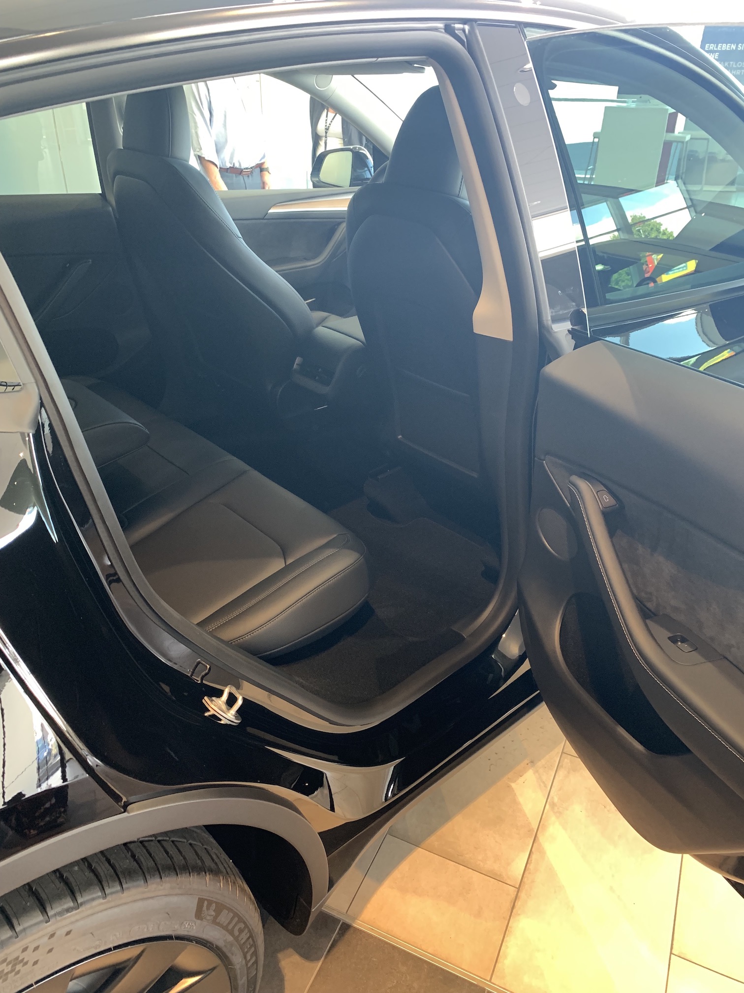 Tesla Model Y 2022 backseats