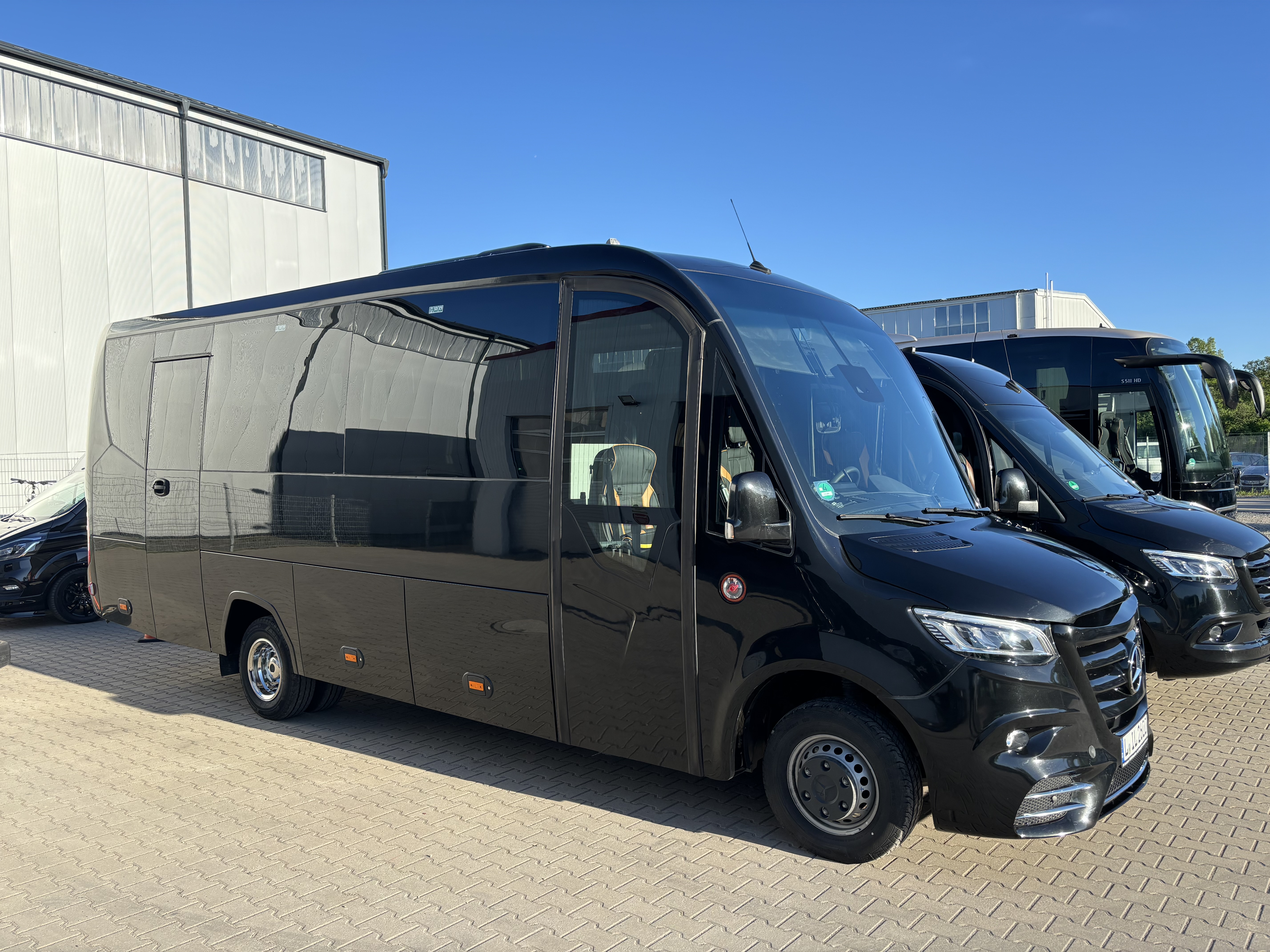 Mercedes Benz Midibus au&szlig;en