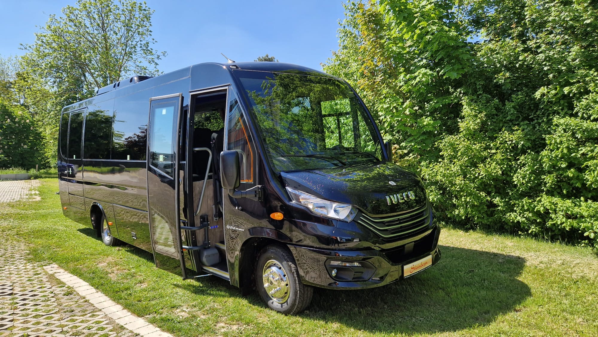 Iveco Midibus au&szlig;en