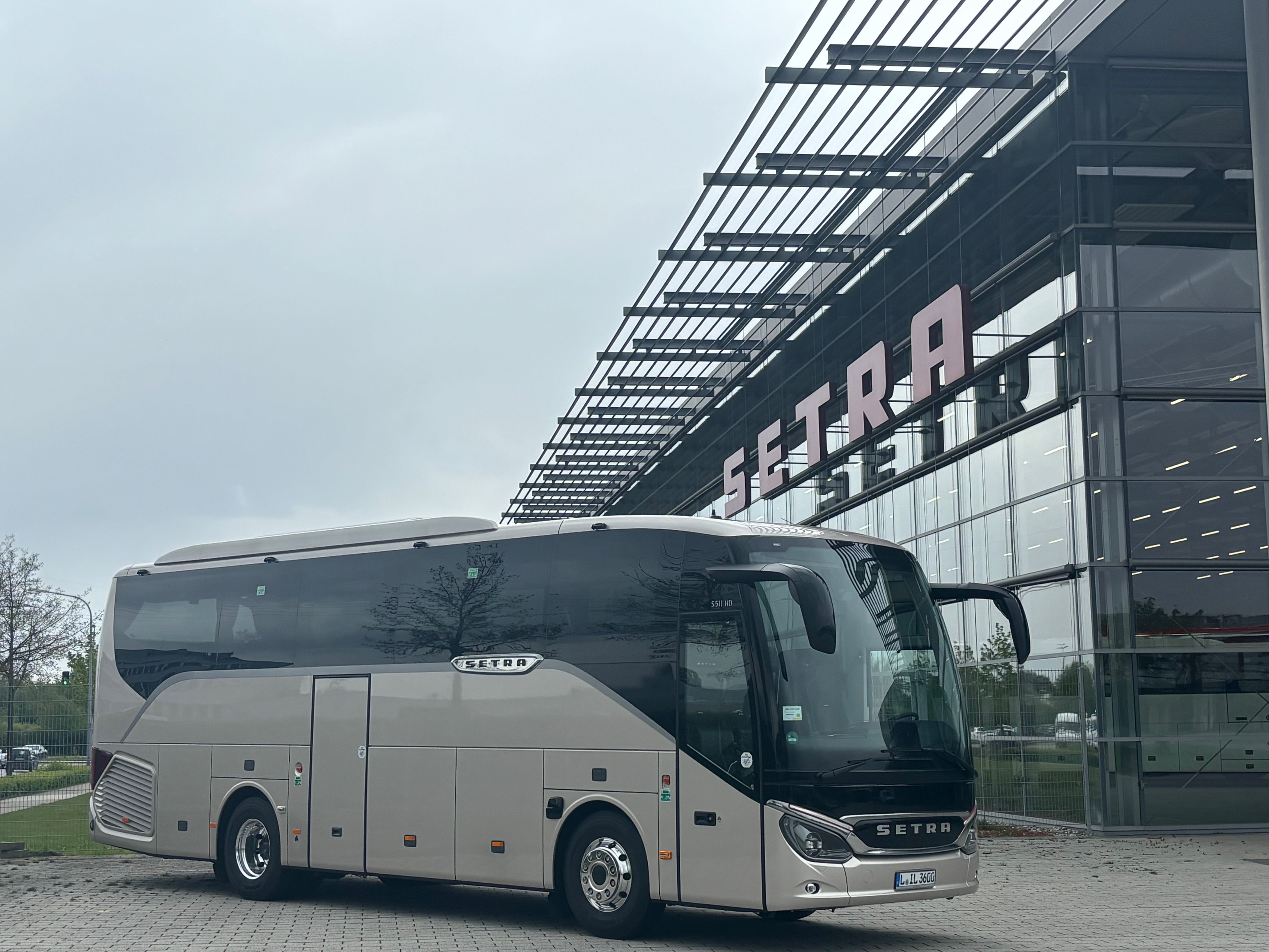 Midibus SETRA S 511 HD Reisebus au&szlig;en