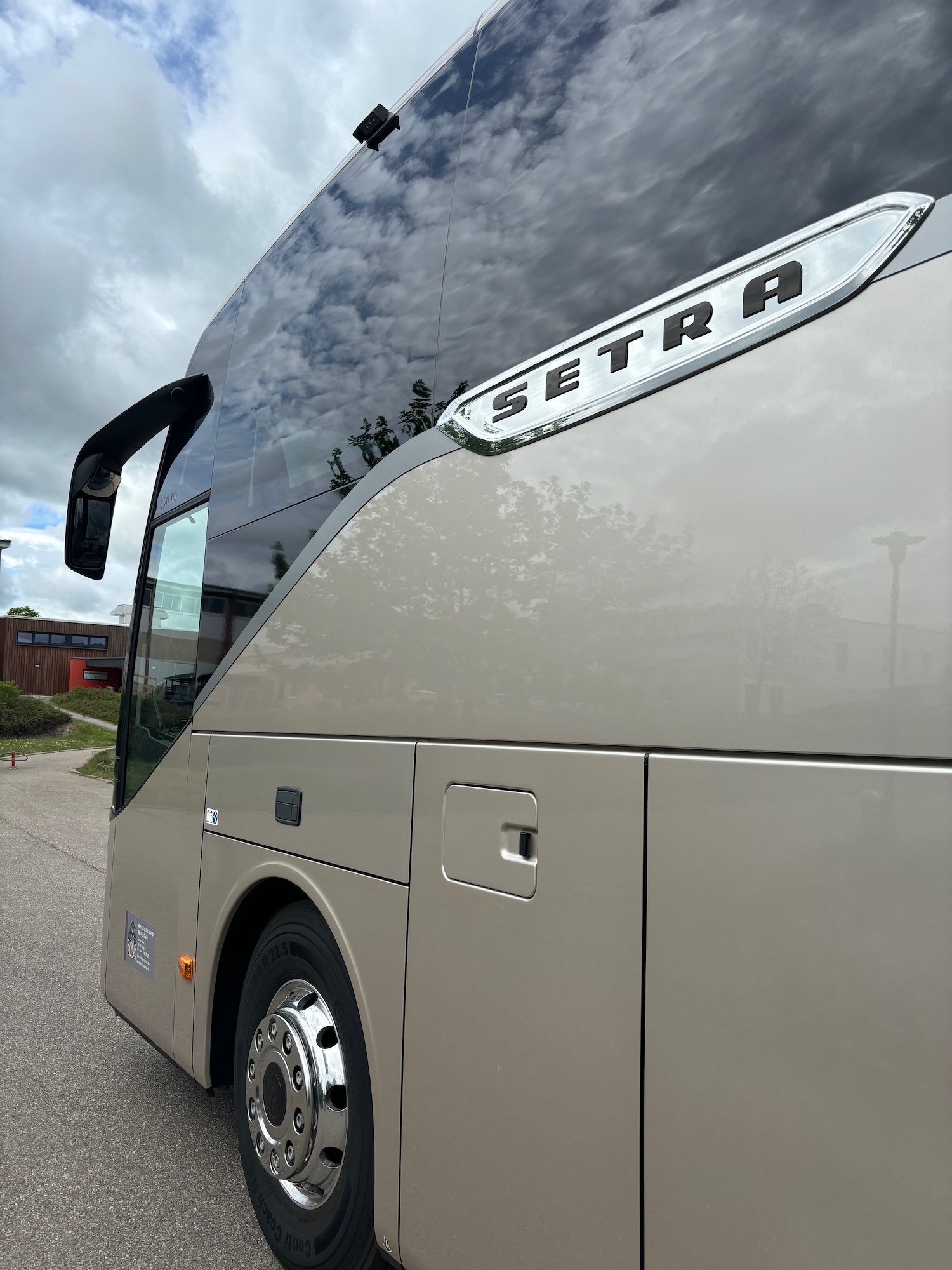 Midibus SETRA S 511 HD Reisebus au&szlig;en