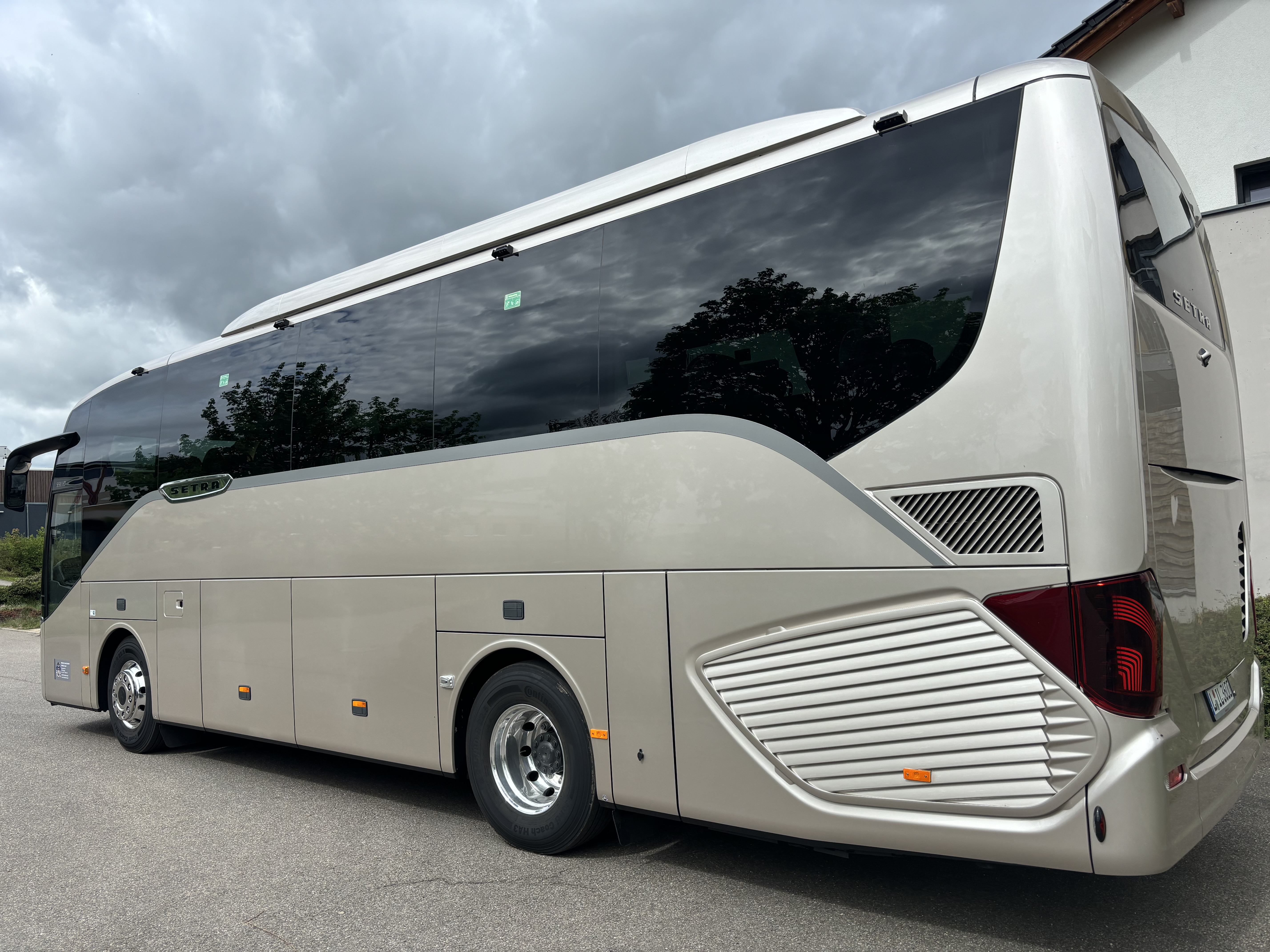 Midibus SETRA S 511 HD Reisebus au&szlig;en