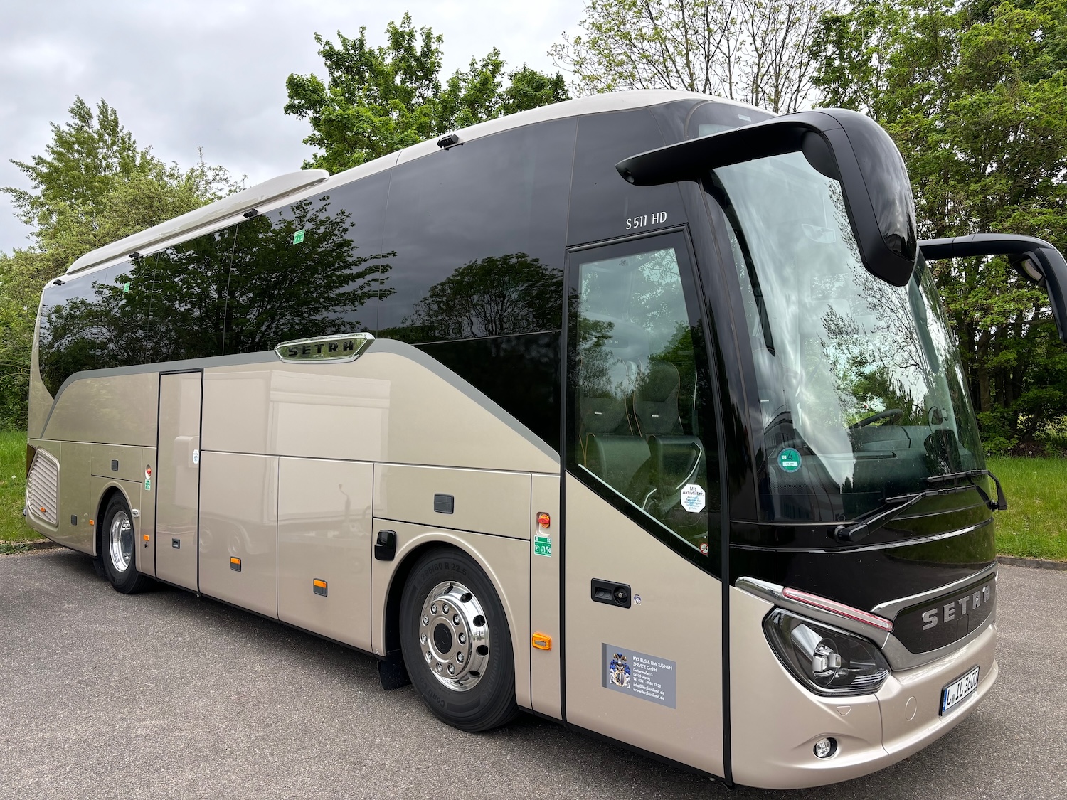 Midibus SETRA S 511 HD Reisebus au&szlig;en