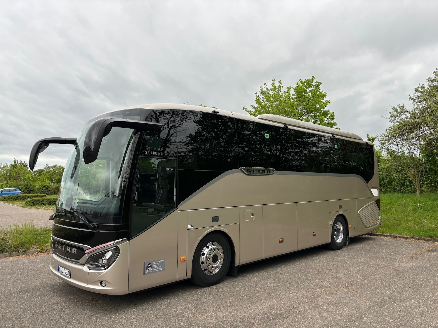 Midibus SETRA S 511 HD Reisebus au&szlig;en