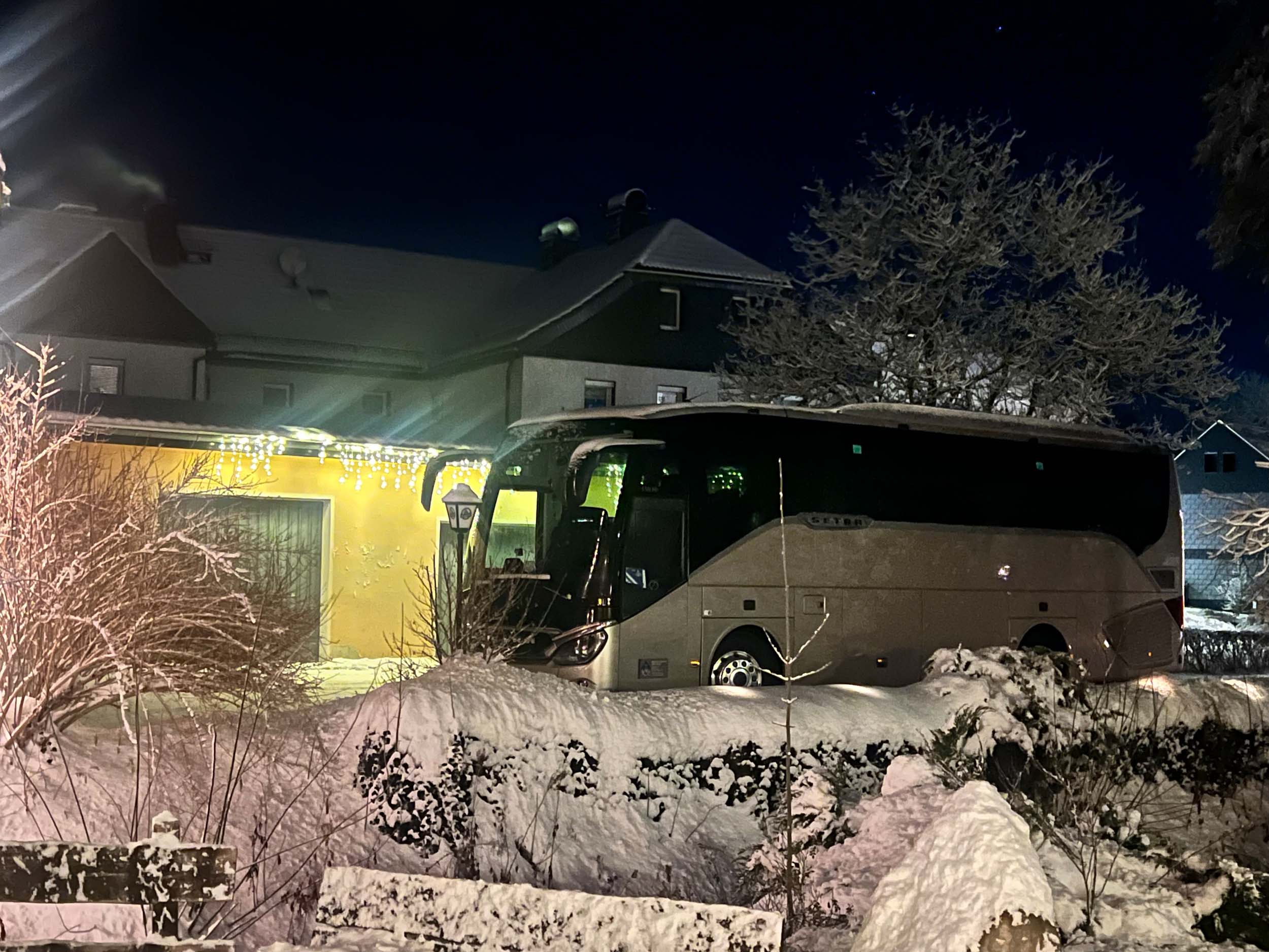 Midibus SETRA S 511 HD Reisebus au&szlig;en