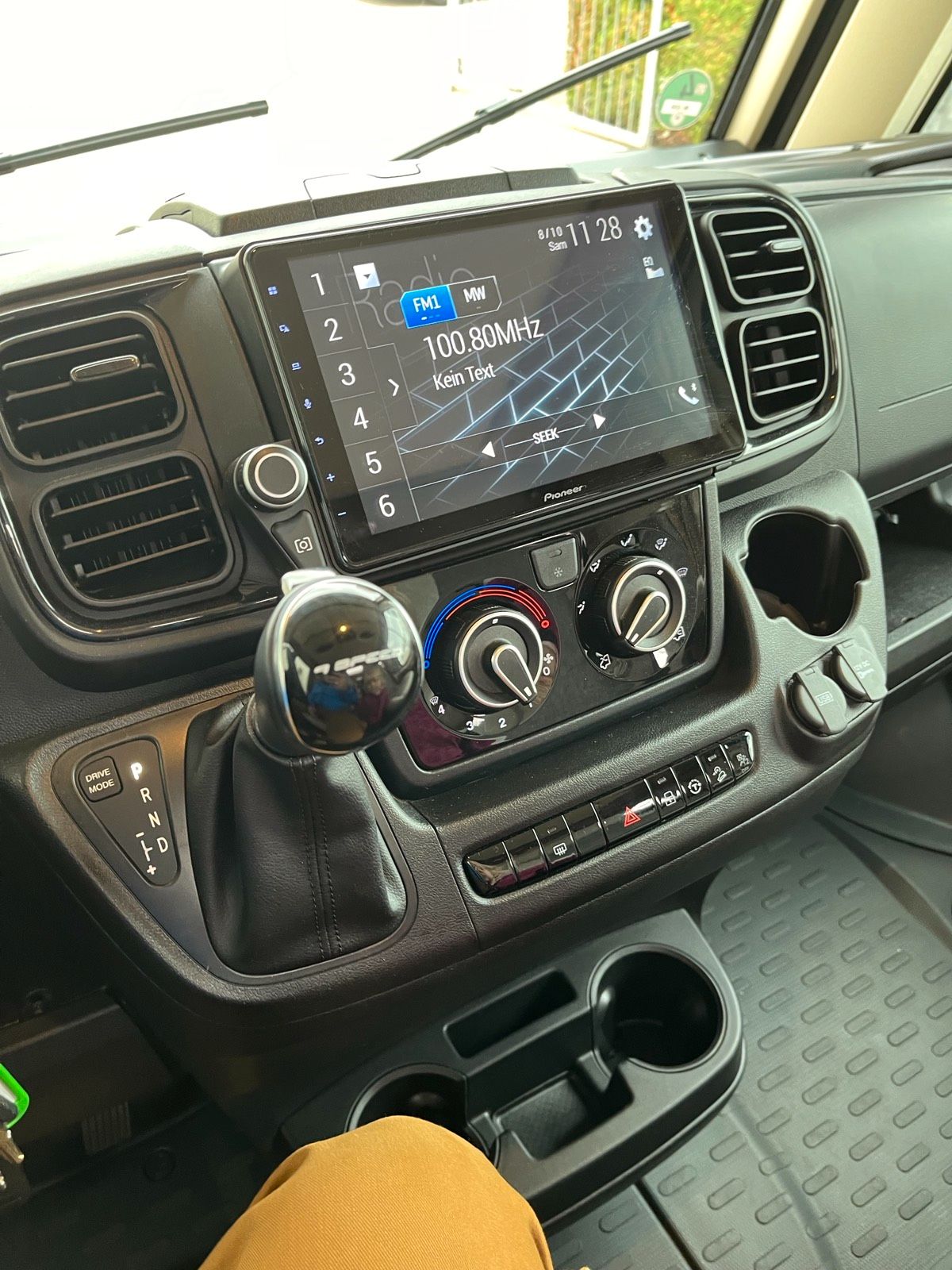 Wohnmobil Knaus 650 MEG Radio