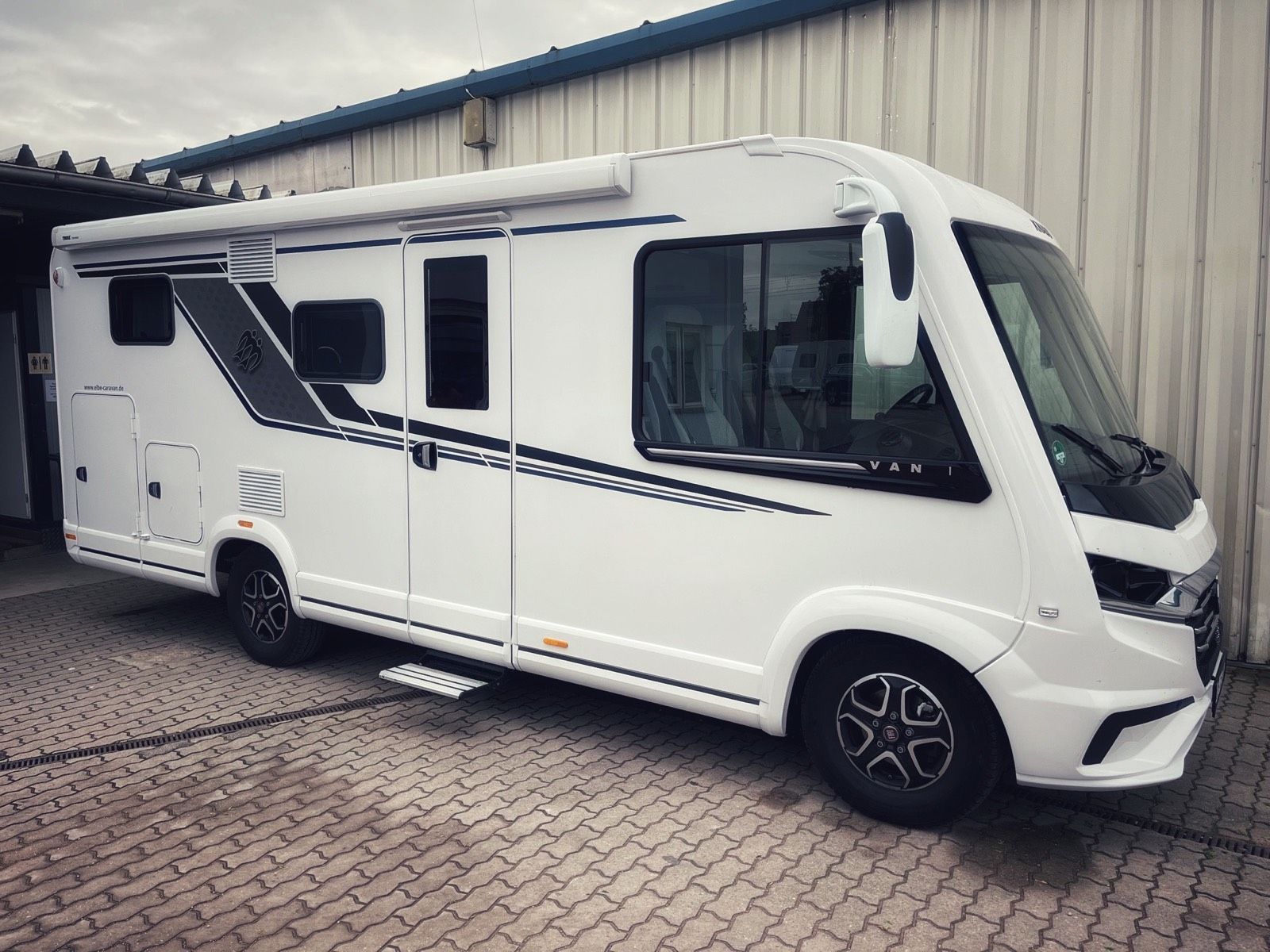 Wohnmobil Knaus 650 MEG Au&szlig;enansicht