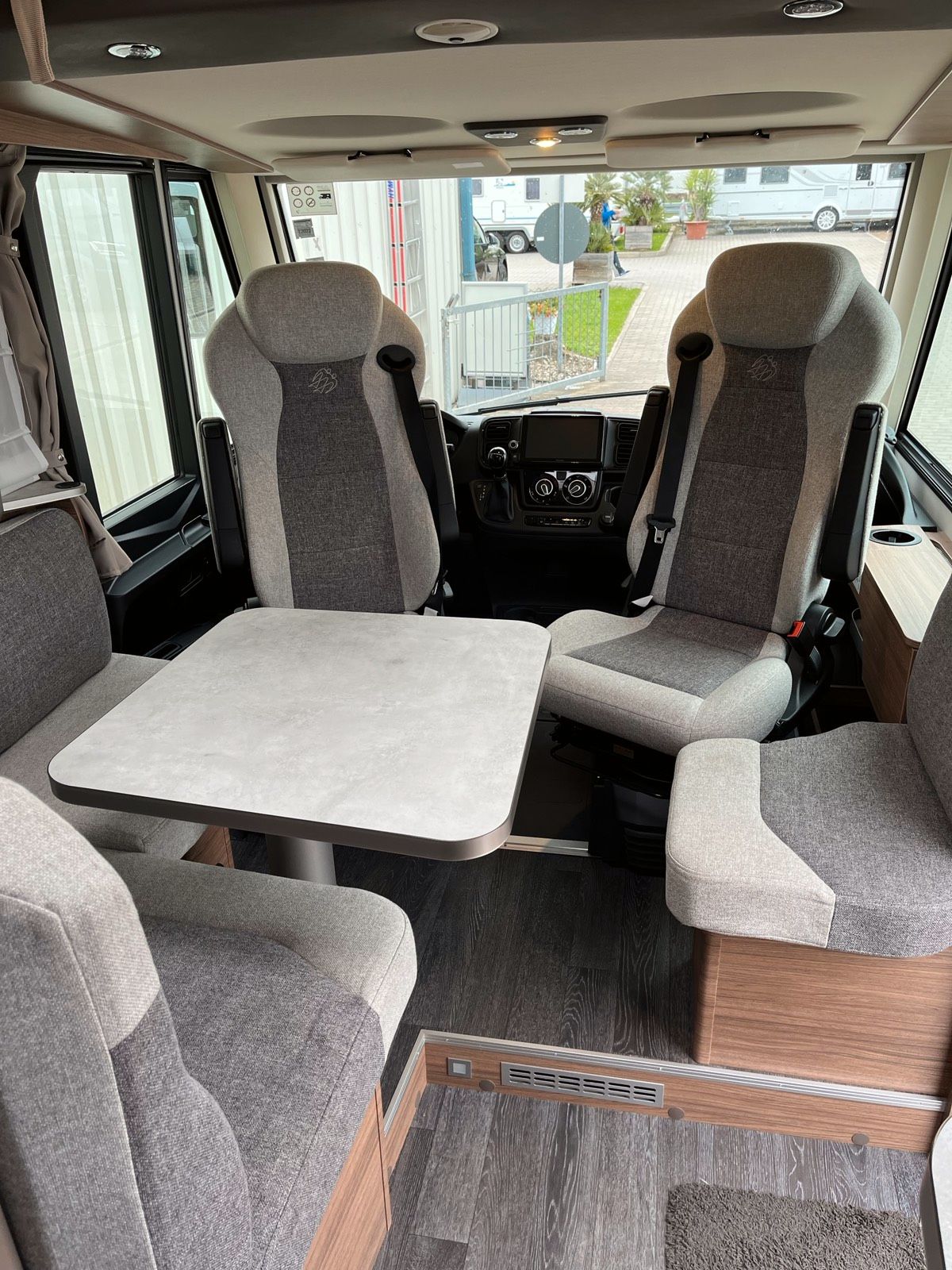 Wohnmobil Knaus 650 MEG Innenraum